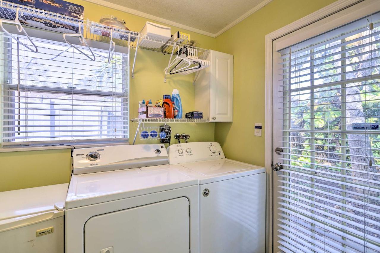 Cape Canaveral Cottage With Hot Tub Walk To Beach Εξωτερικό φωτογραφία